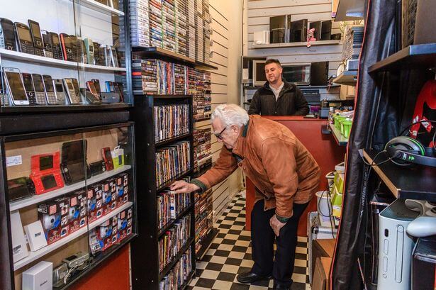 The Phonebox Electrical Store2